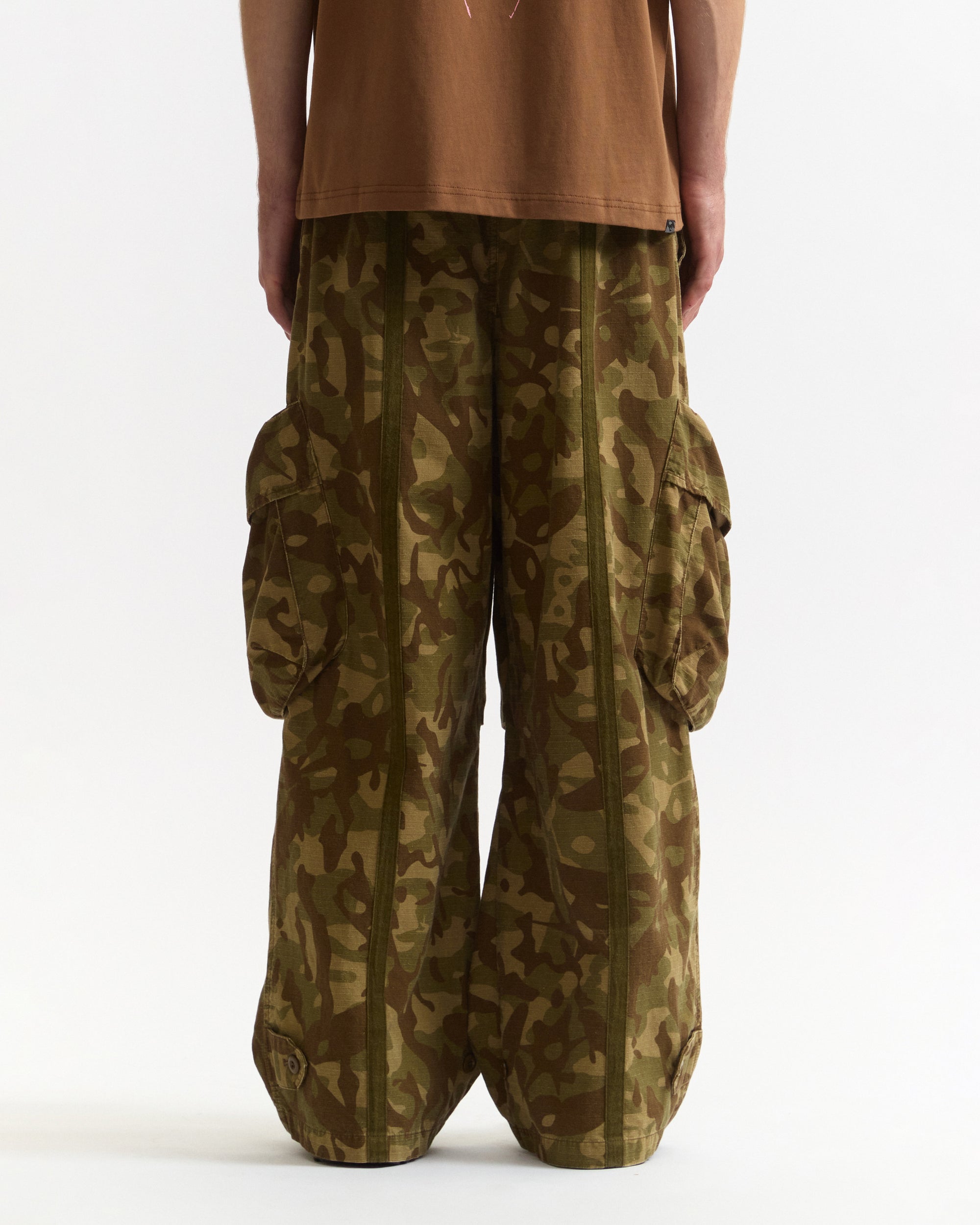 GARDEN VARIETY CAMO CHOW PANTS