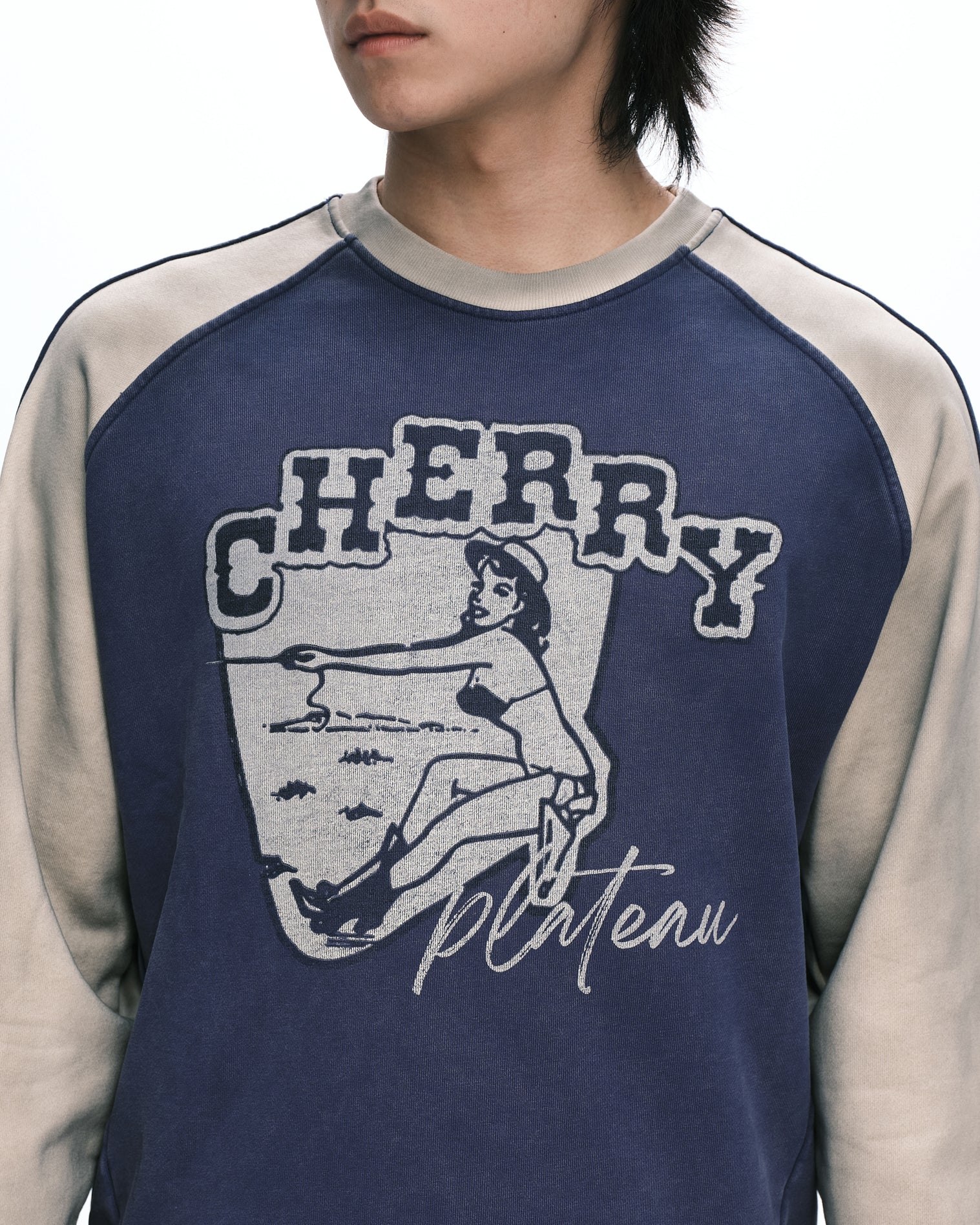 Cherry crew neck