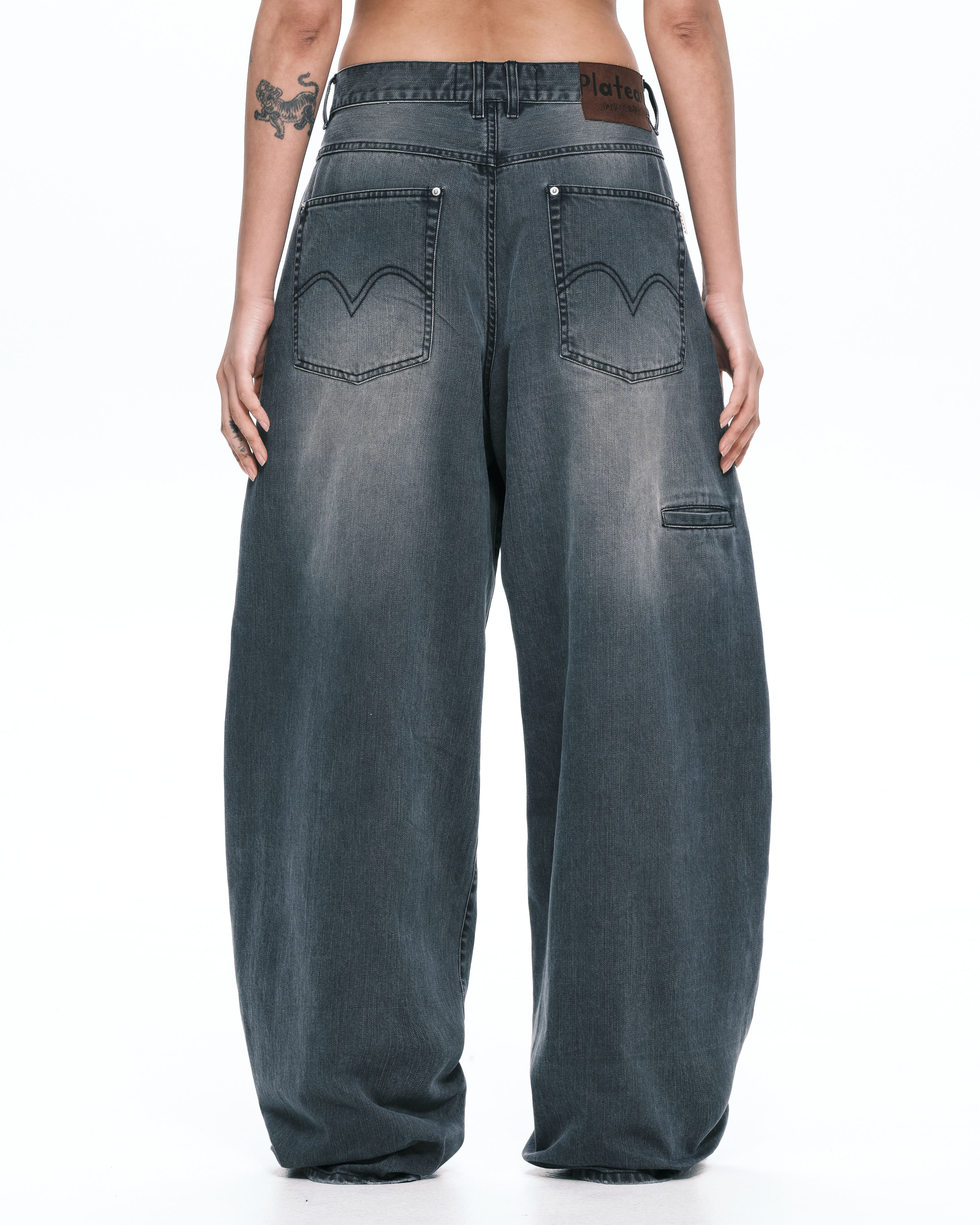 Curvy work pants – PLATEAU STUDIO