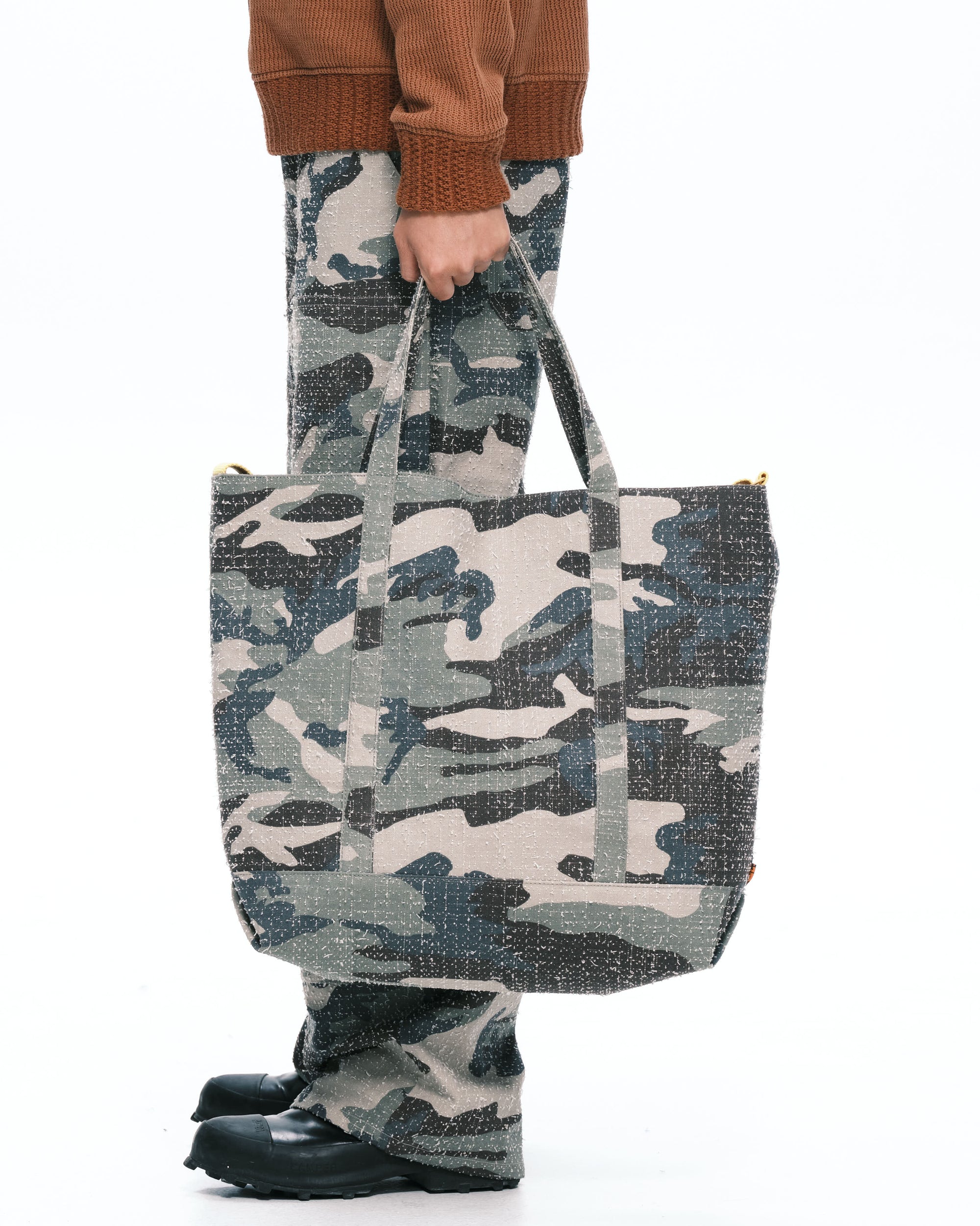 Stripe tote camo