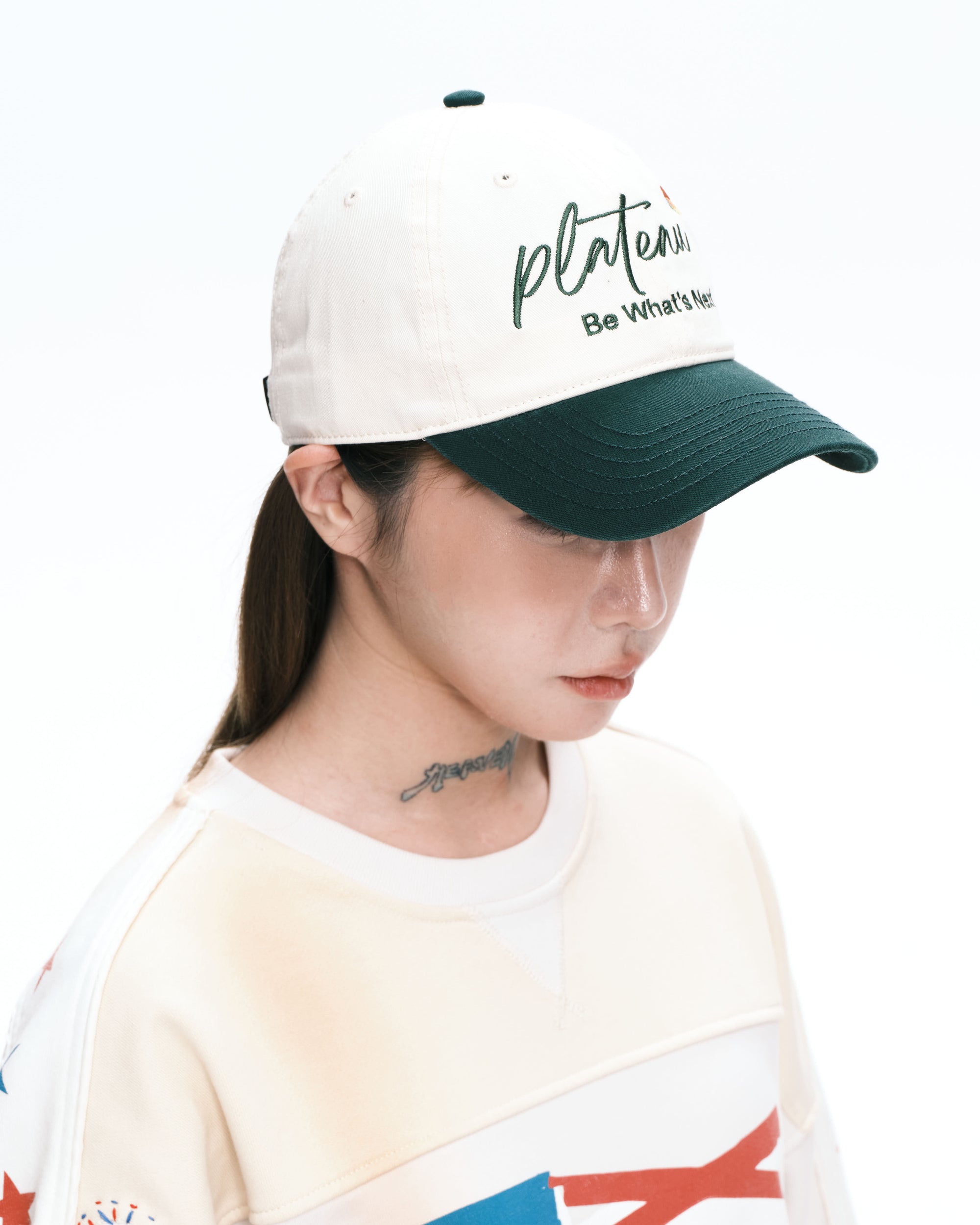Logo cap