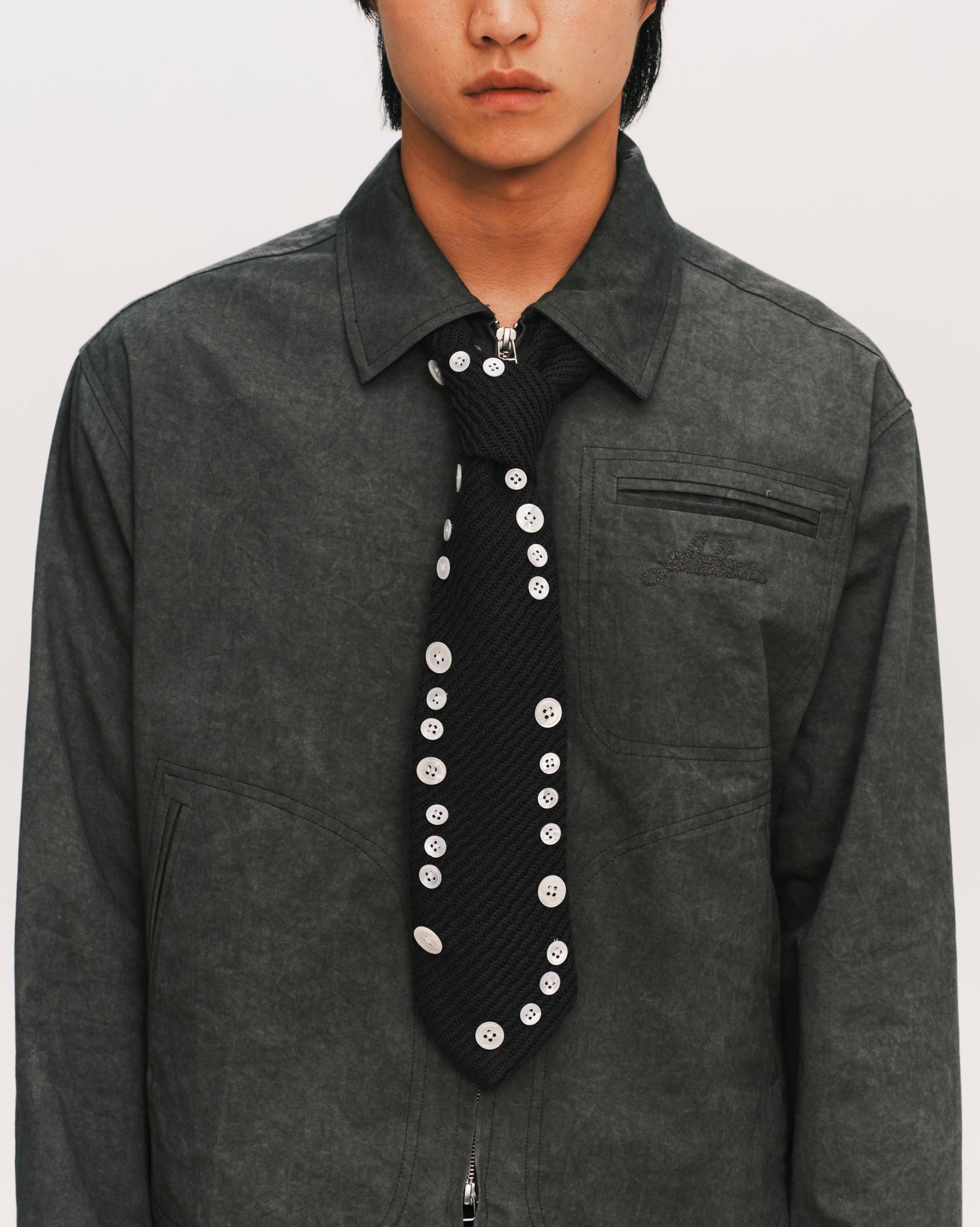 Button necktie