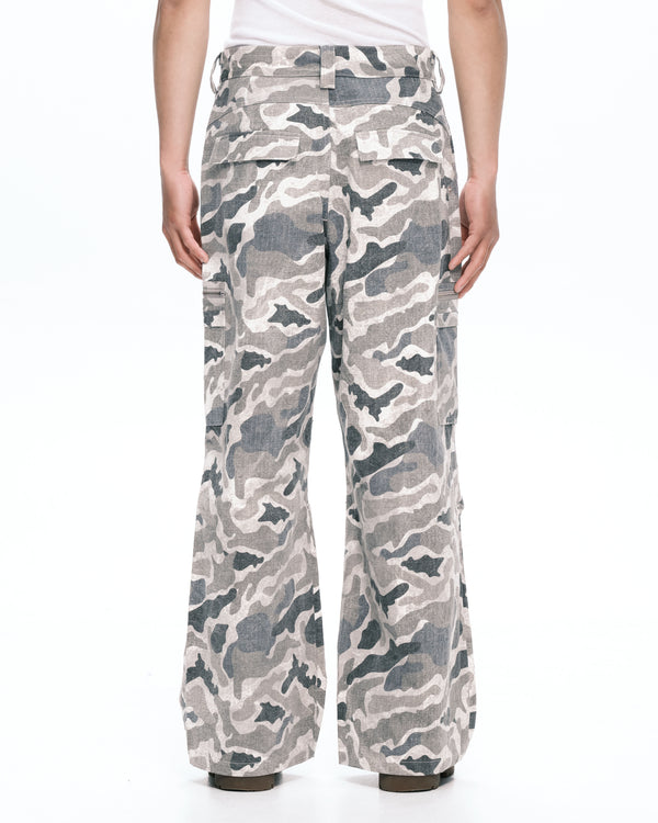 Camo tucked cargo