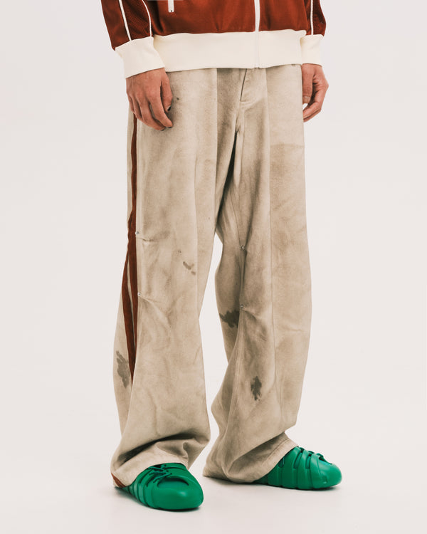 Side line dirty pants