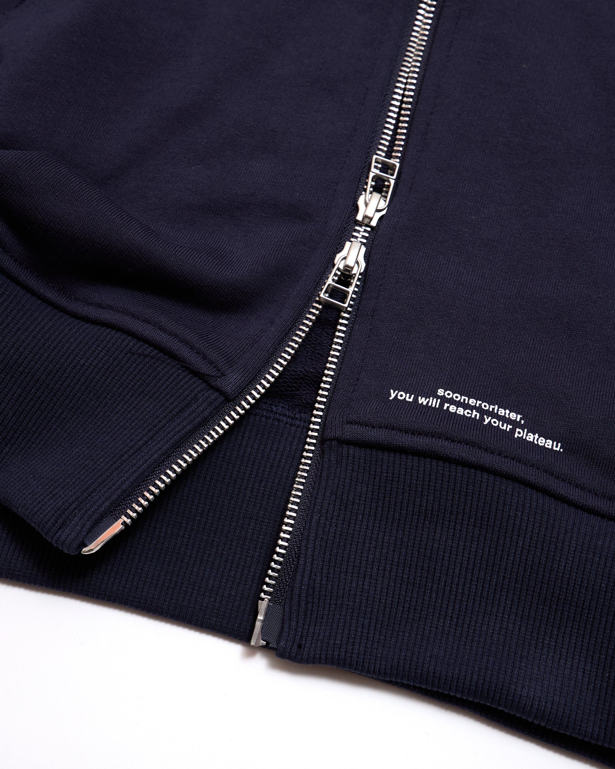 GURU P ZIP-UP HOODIE